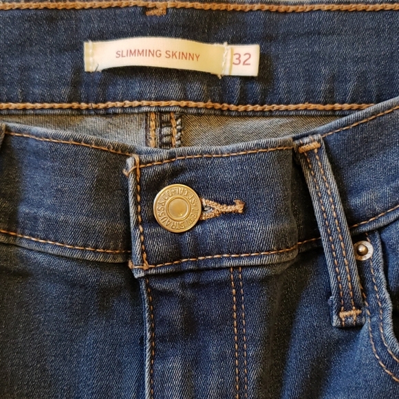 Levi's Women's Slimming Skinny Jeans - Picture 8 of 9